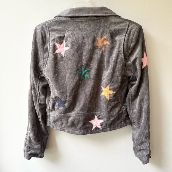 The Impeccable Pig Olivaceous faux suede cropped moto jacket with star appliqué - Picture 5 of 11